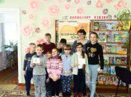 Белая кіска — чорны кот (1)