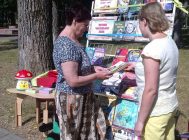 “Пад кніжным парасонам” (2)