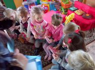 “Чытаем вершы аб маме” (1)